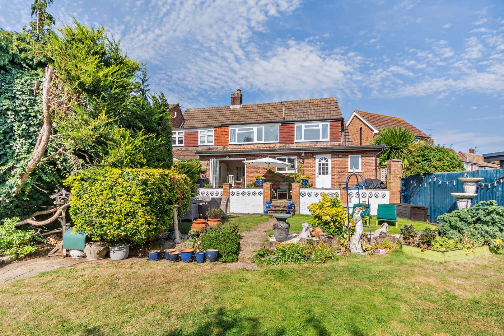Nursery Gardens, Staines-Upon-Thames